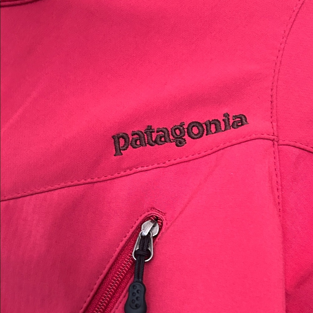 Patagonia Women's Softshell Jacket - Like New - Picture 2 of 6